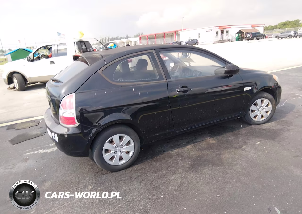 2011 Hyundai Accent Gs VIN:KMHCM3AC8BU199785 - 4