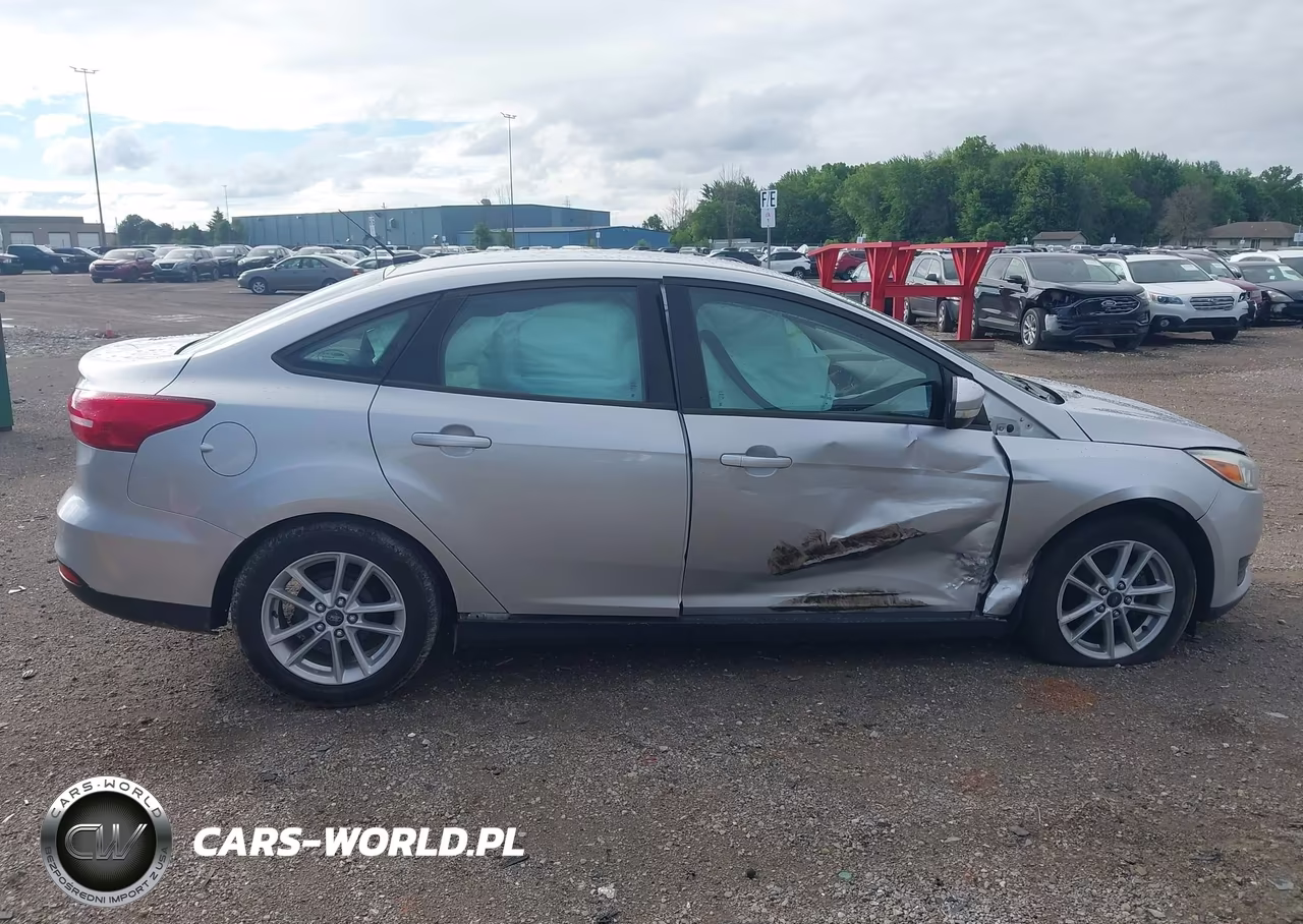 2015 Ford Focus Se VIN:1FADP3F28FL254575 - 13