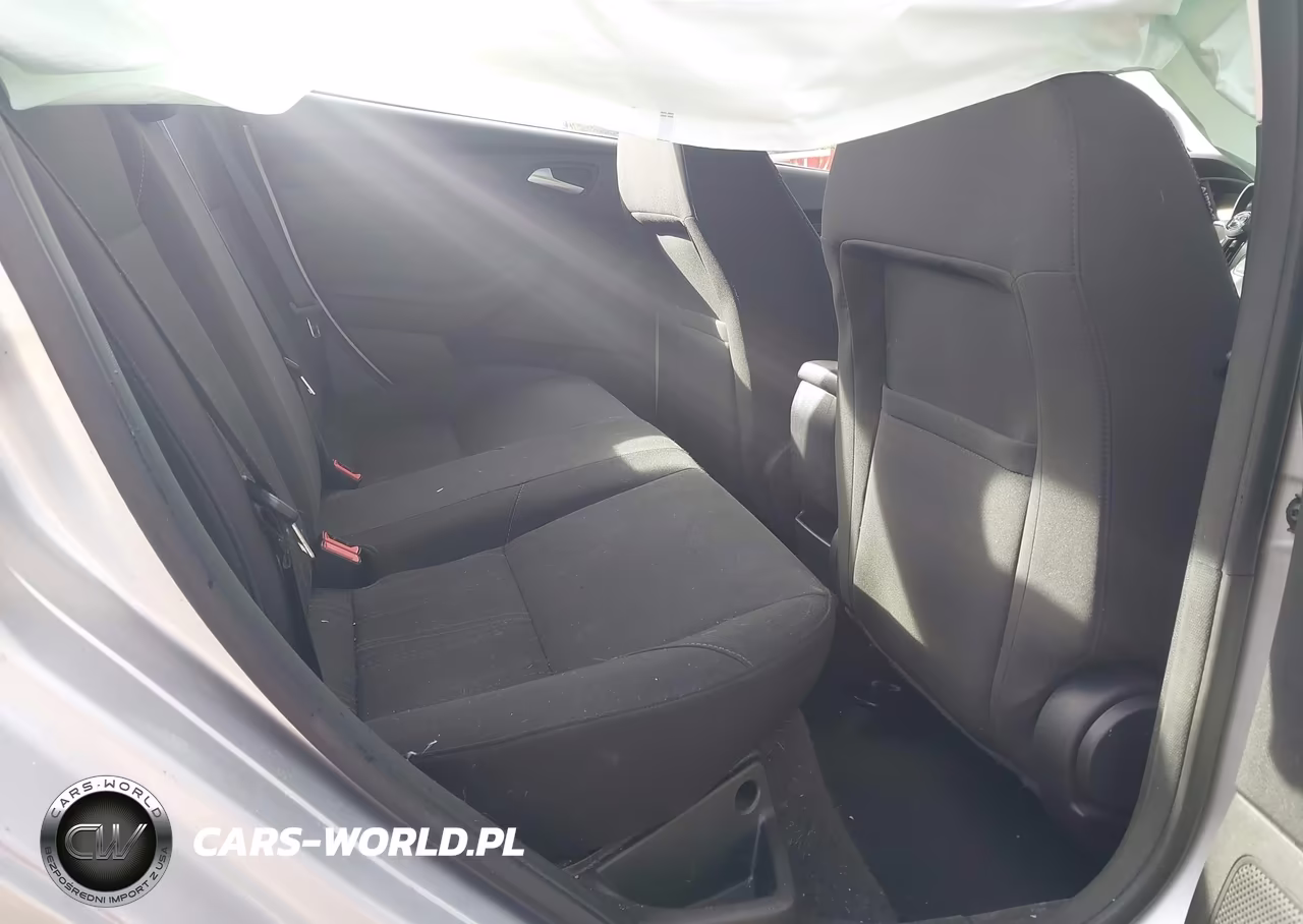 2015 Ford Focus Se VIN:1FADP3F28FL254575 - 8