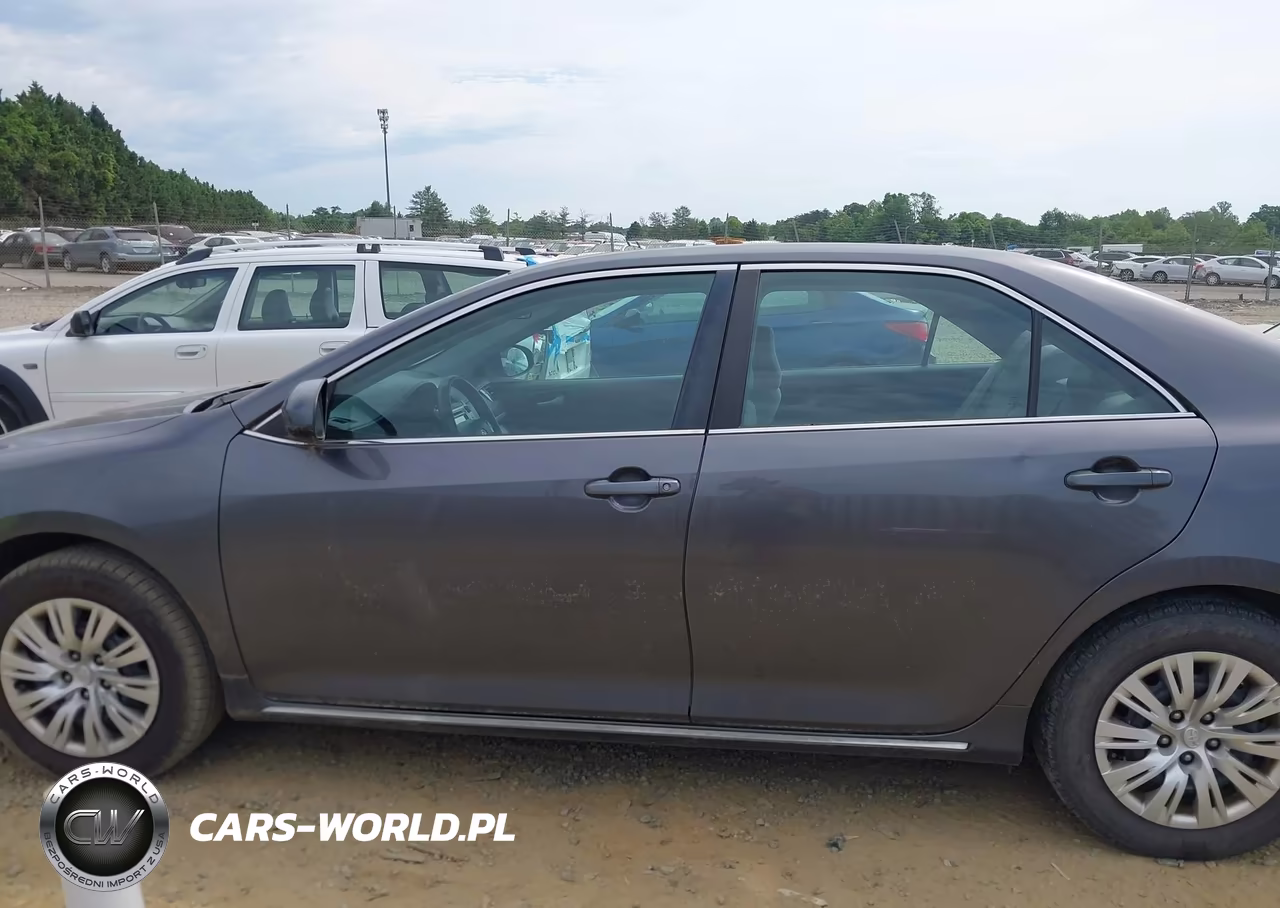 2013 Toyota Camry Le VIN:4T1BF1FKXDU275908 - 14