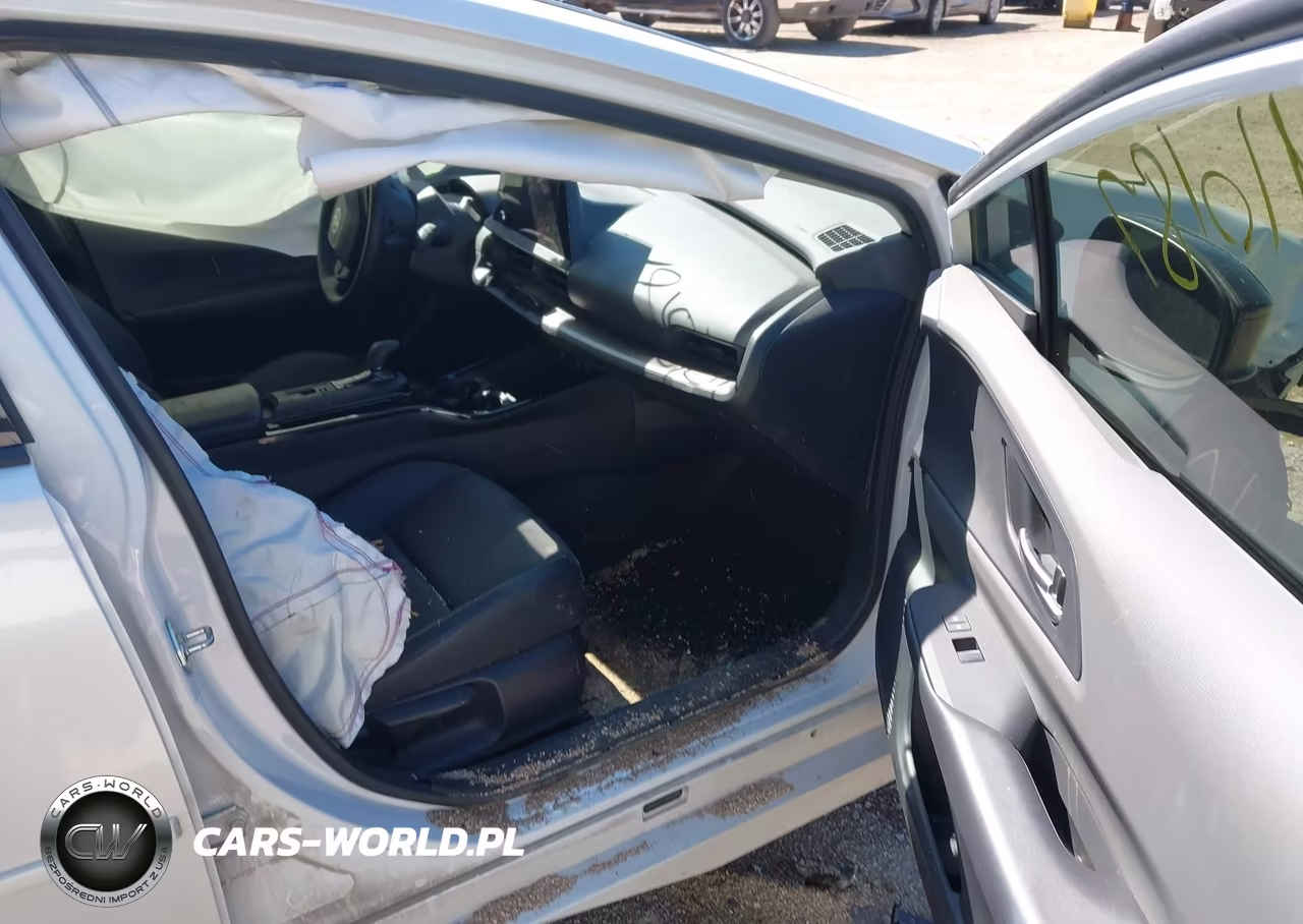 2023 Toyota Prius Xle Awd-E VIN:JTDADABU3P3002011 - 5