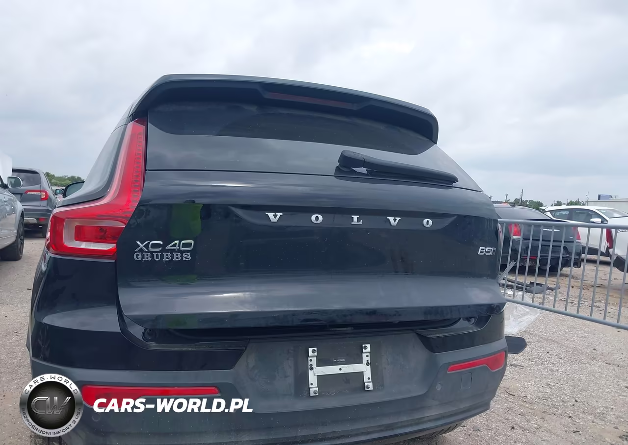 2025 Volvo Xc40 B5 Plus Dark Theme VIN:YV4L12UC7S2533705 - 16