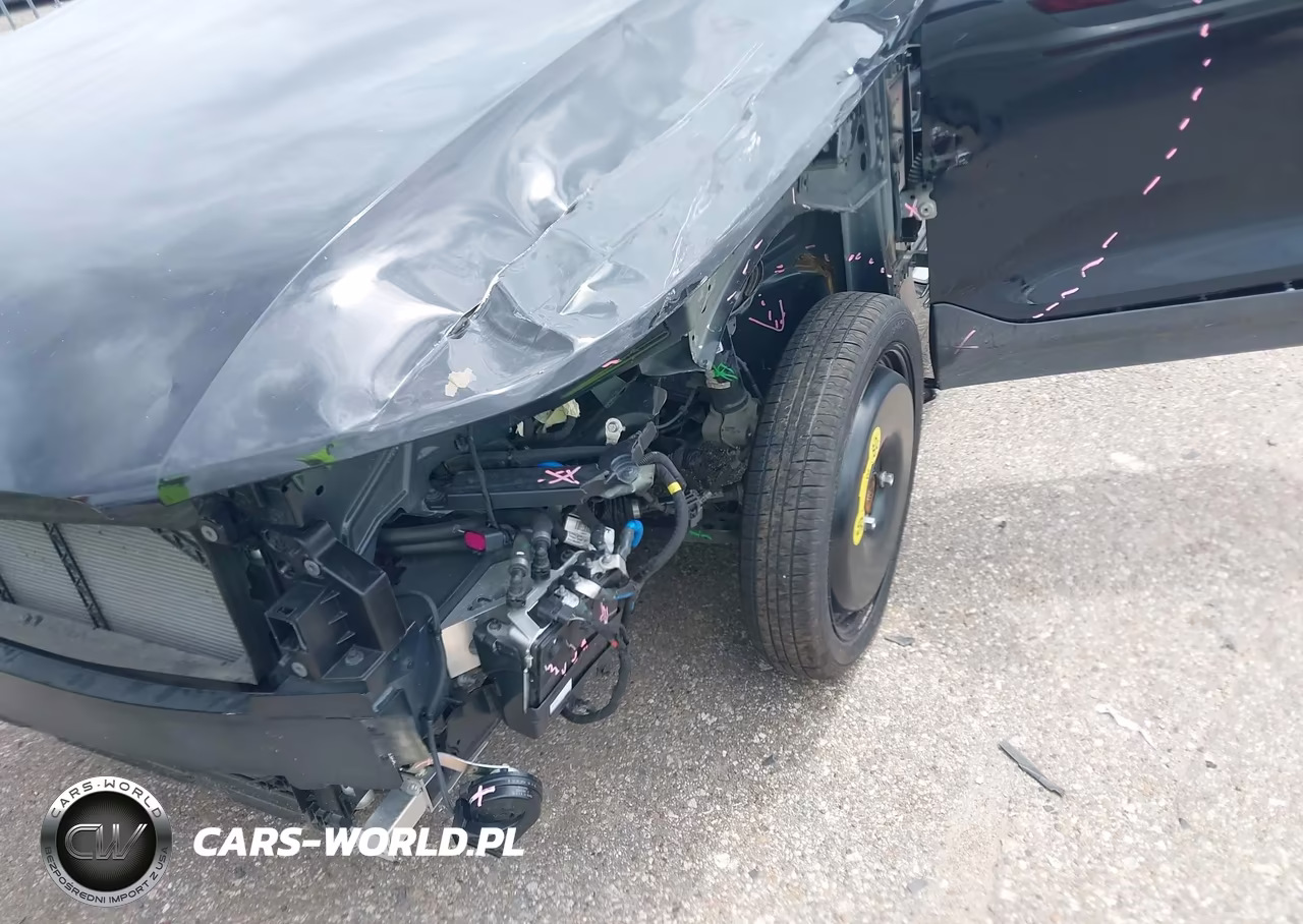 2025 Volvo Xc40 B5 Plus Dark Theme VIN:YV4L12UC7S2533705 - 17