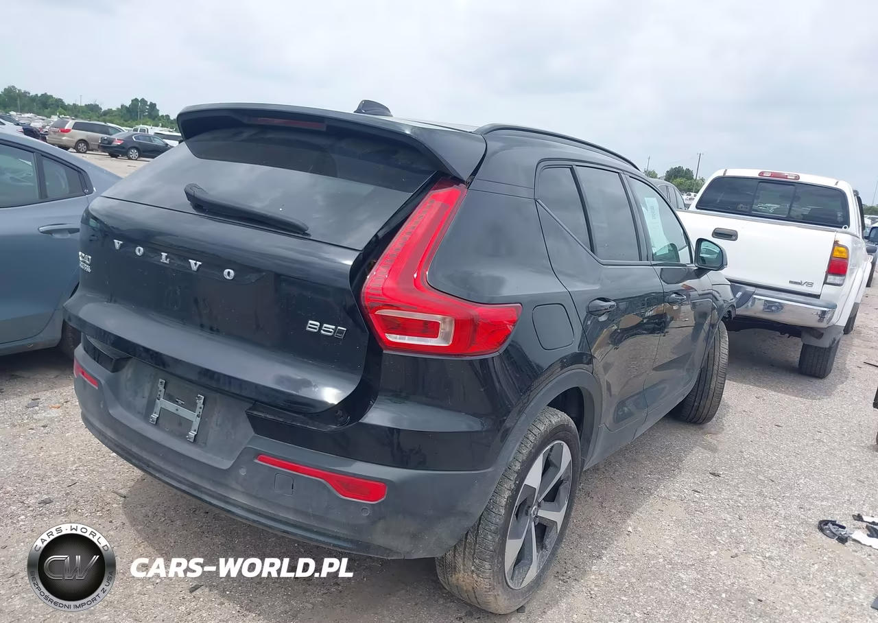 2025 Volvo Xc40 B5 Plus Dark Theme VIN:YV4L12UC7S2533705 - 4