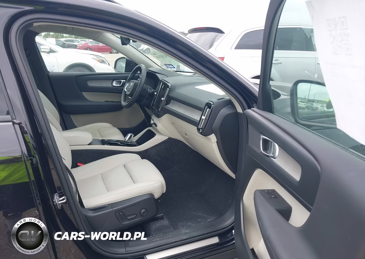 2025 Volvo Xc40 B5 Plus Dark Theme VIN:YV4L12UC7S2533705 - 5