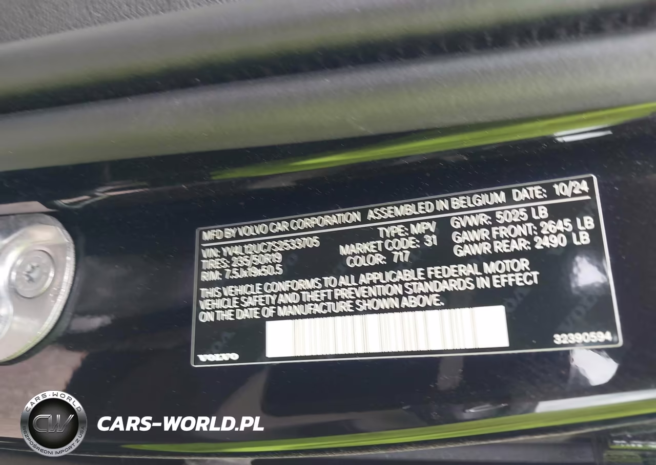2025 Volvo Xc40 B5 Plus Dark Theme VIN:YV4L12UC7S2533705 - 9