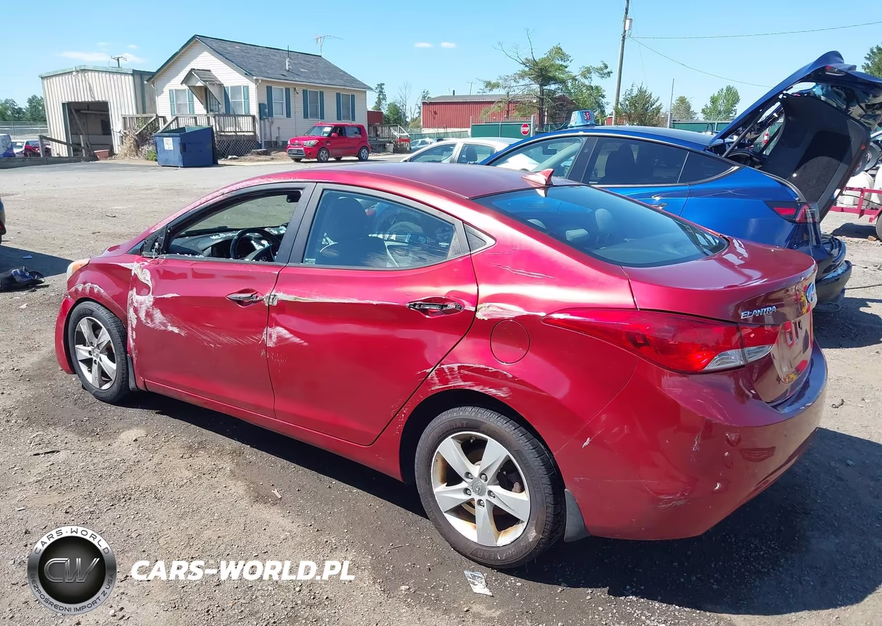 2013 Hyundai Elantra Gls VIN:5NPDH4AE7DH391913 - 3