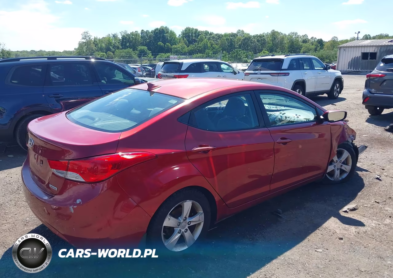 2013 Hyundai Elantra Gls VIN:5NPDH4AE7DH391913 - 4