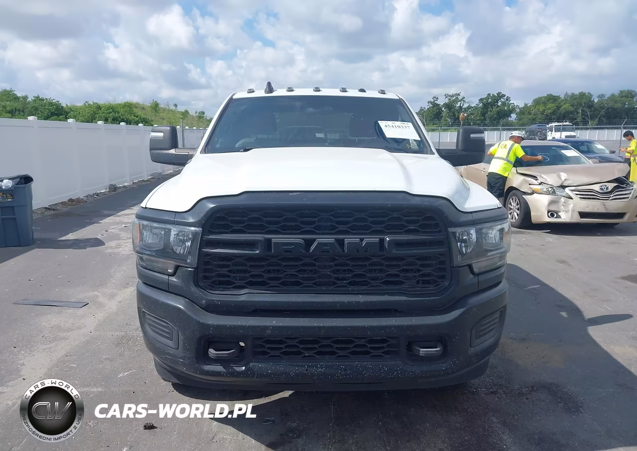 2024 Ram 3500 Tradesman 4X4 8' Box VIN:3C63RRGL2RG109924 - 13