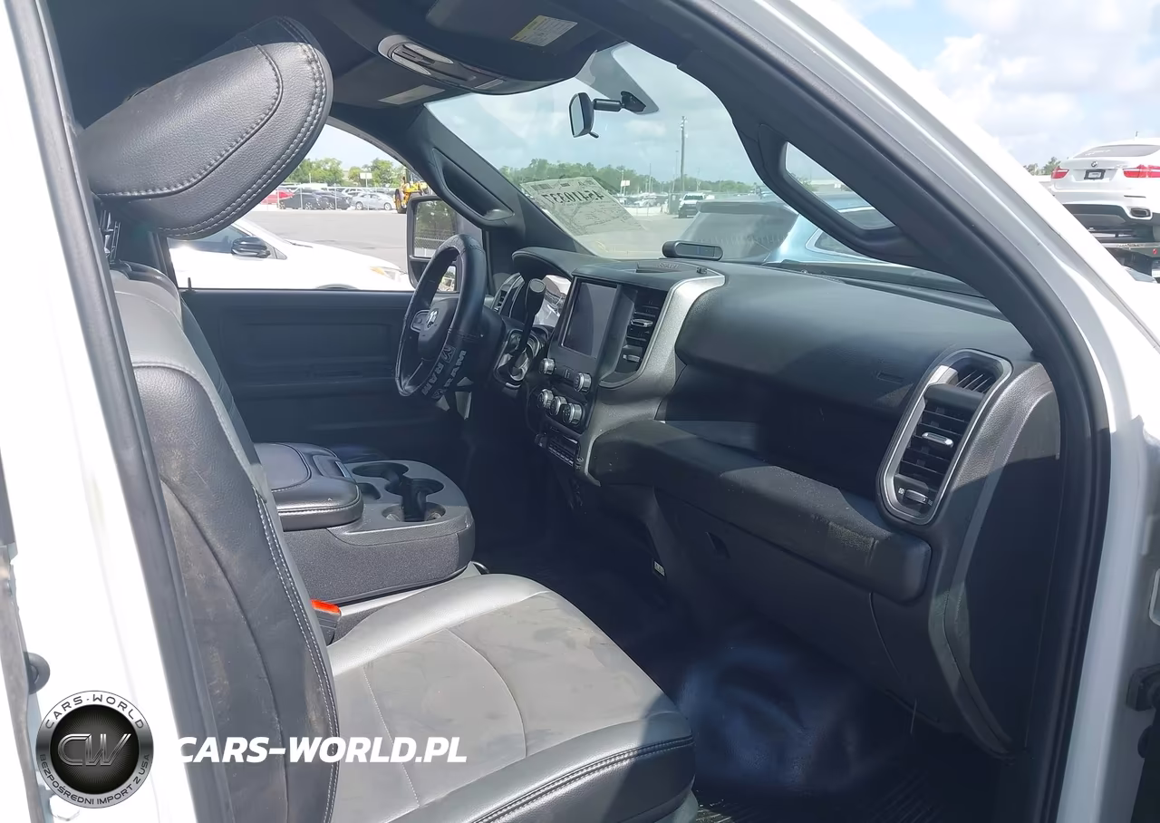 2024 Ram 3500 Tradesman 4X4 8' Box VIN:3C63RRGL2RG109924 - 5