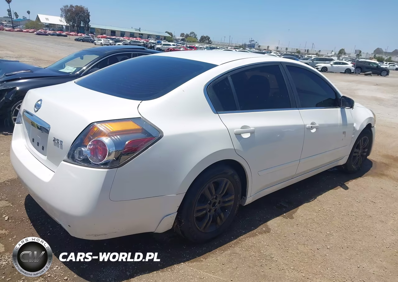 2011 Nissan Altima 2.5 S VIN:1N4AL2AP8BN490525 - 4