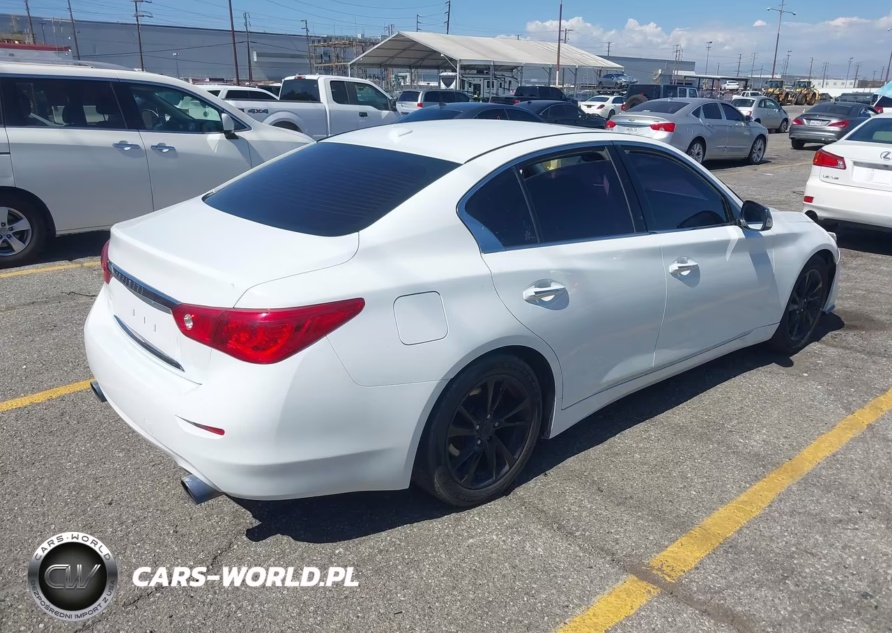2015 Infiniti Q50 Hybrid Premium VIN:JN1AV7AP5FM790734 - 4