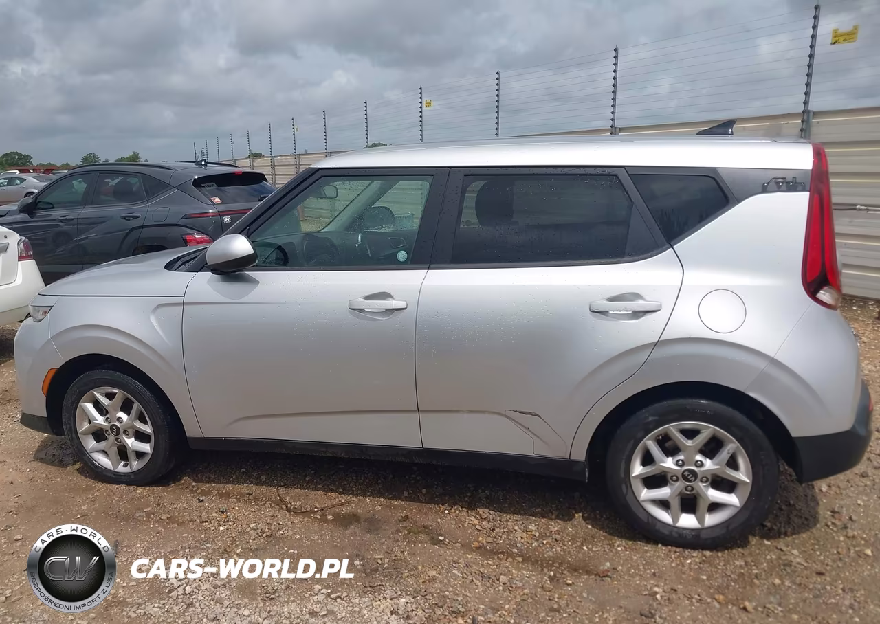2021 Kia Soul S VIN:KNDJ23AUXM7772889 - 14