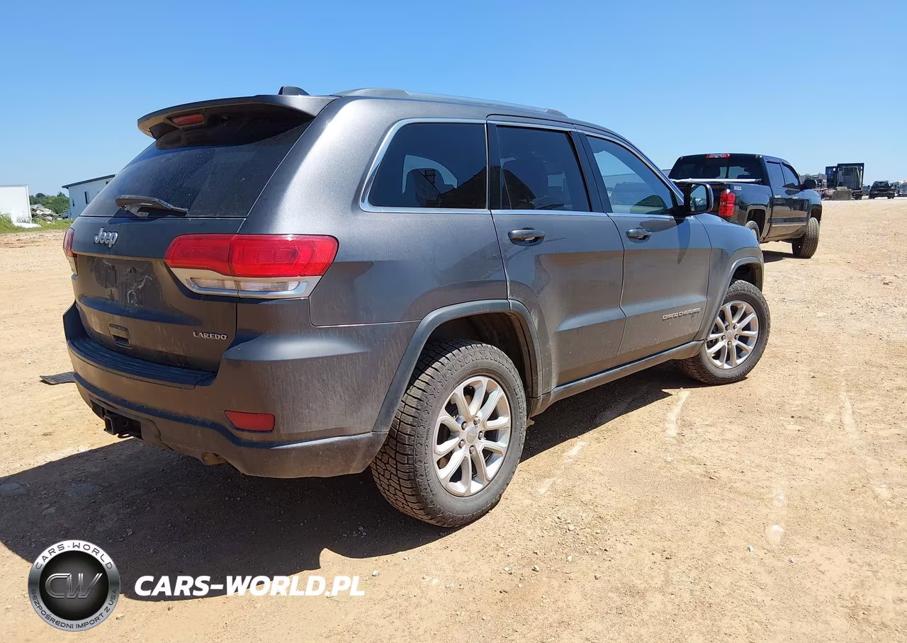 2015 Jeep Grand Cherokee Laredo VIN:1C4RJFAG9FC140624 - 4