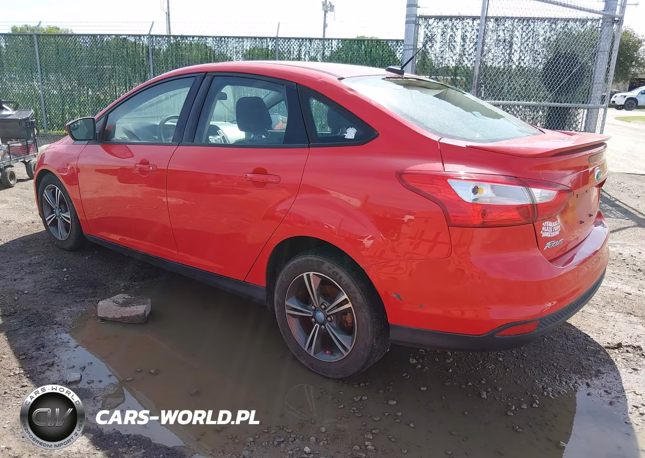 2012 Ford Focus Se VIN:1FAHP3F23CL236577 - 3