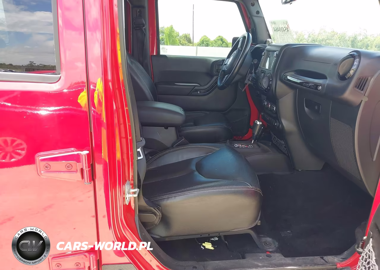 2014 Jeep Wrangler Unlimited Sport VIN:1C4HJWDG0EL295245 - 5