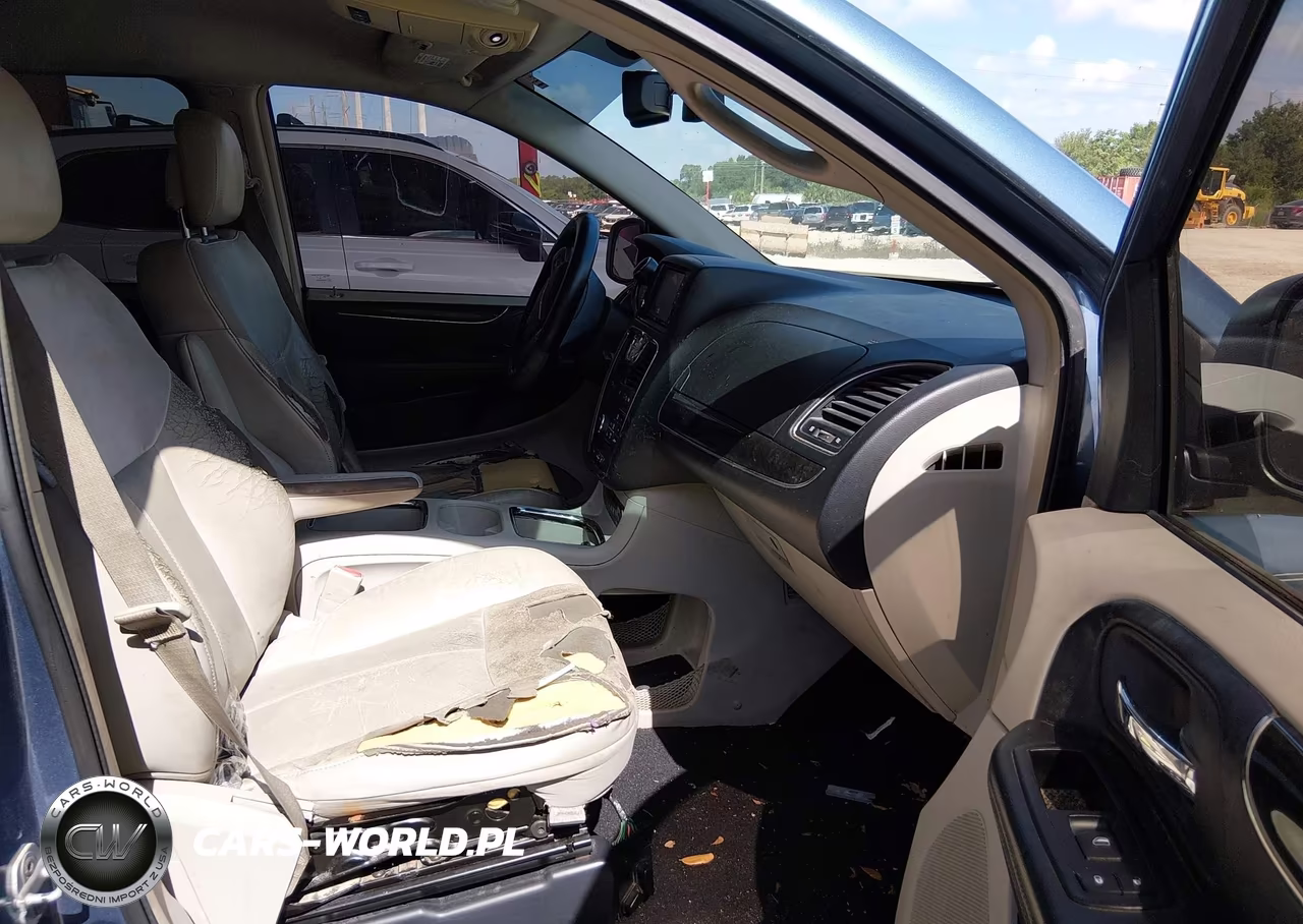 2011 Chrysler Town & Country Limited VIN:2A4RR6DG2BR785454 - 5