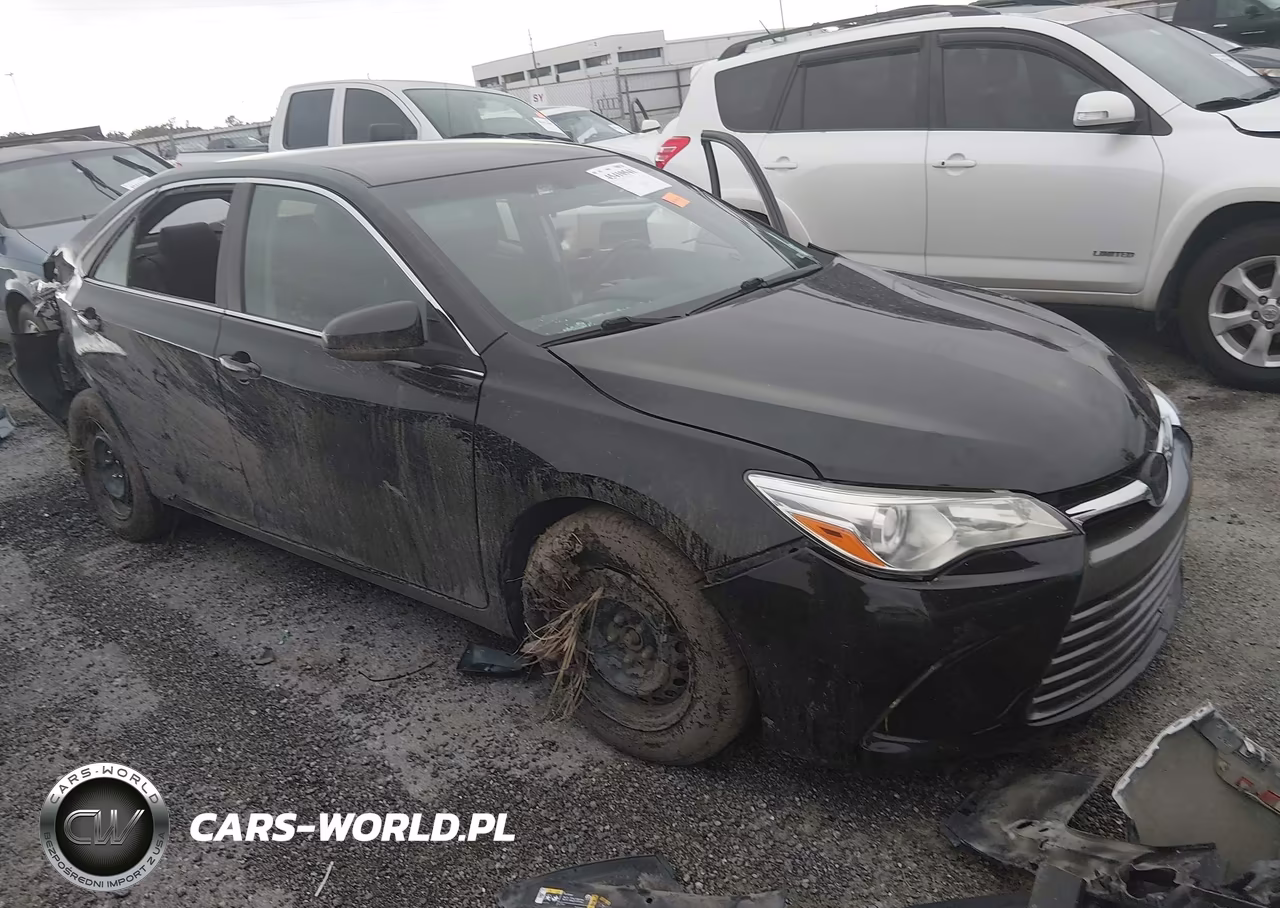 2016 Toyota Camry Le – zdjęcie 1 z 16