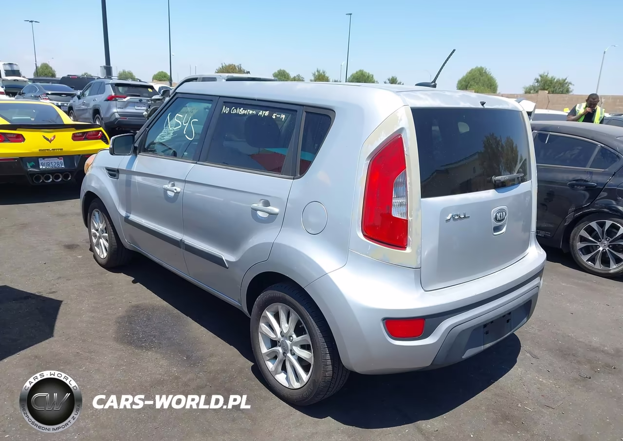 2013 Kia Soul + VIN:KNDJT2A66D7498809 - 3