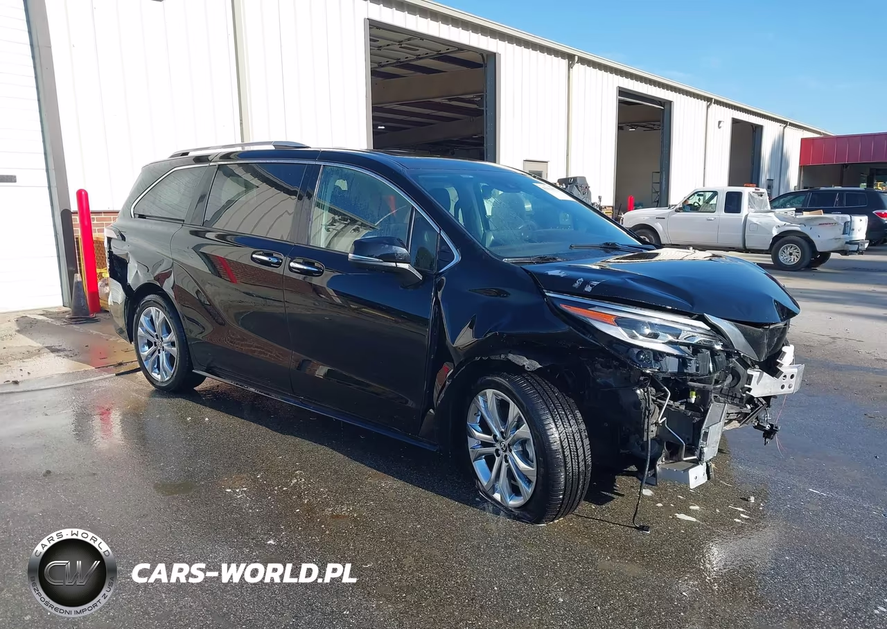 2023 Toyota Sienna Platinum – zdjęcie 1 z 17