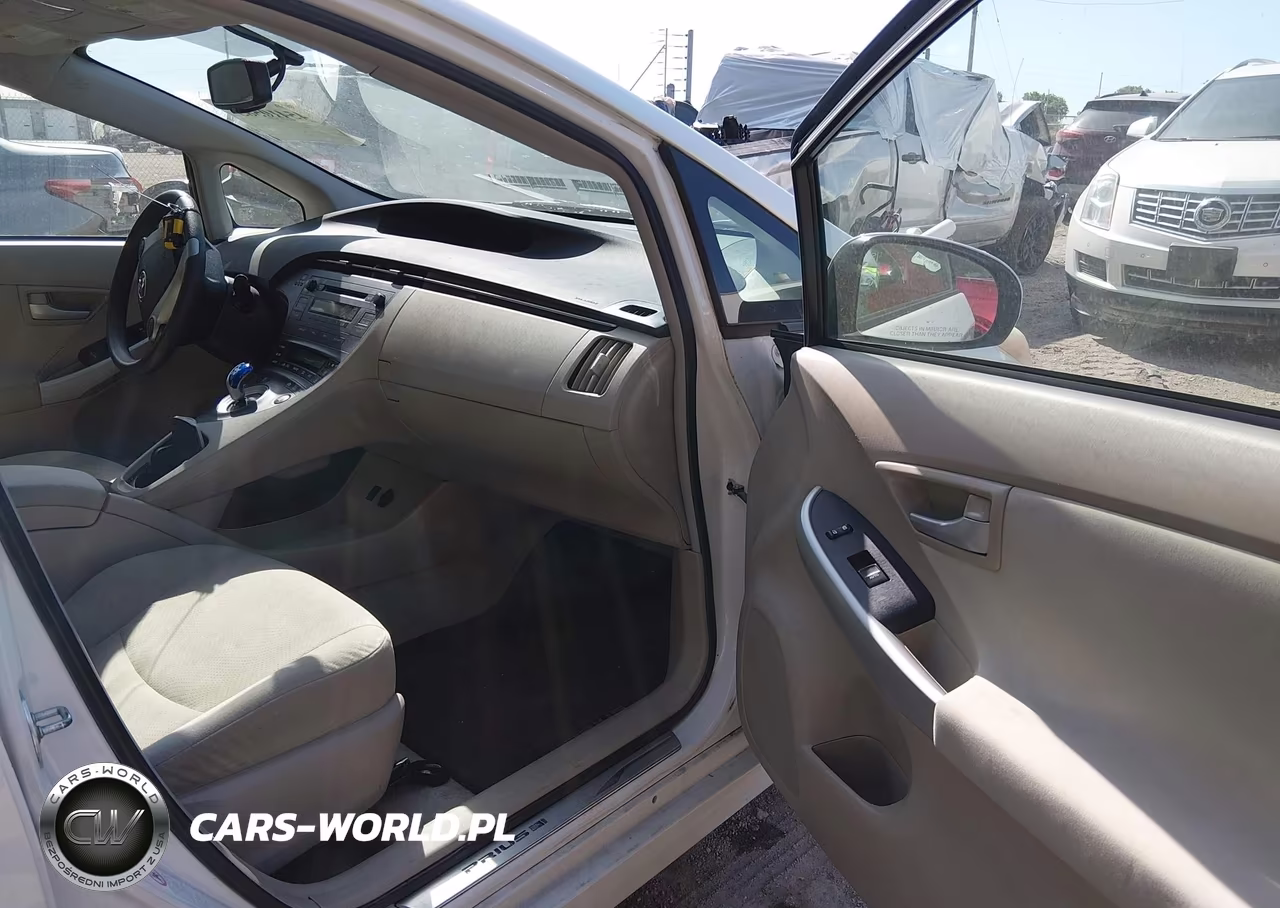 2011 Toyota Prius Two VIN:JTDKN3DU5B1447350 - 5