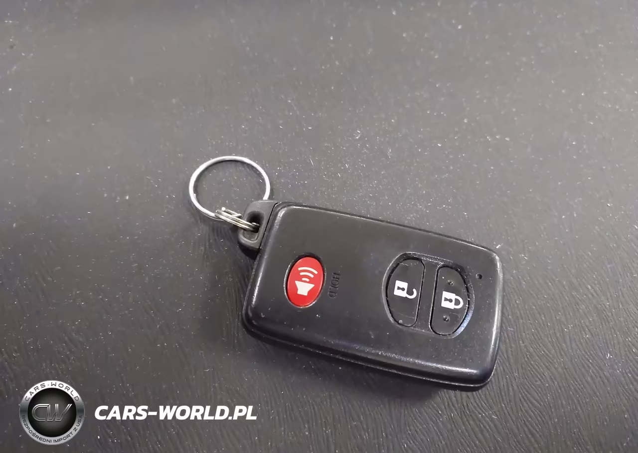 2013 Toyota Prius Two VIN:JTDKN3DU4D1669977 - 11