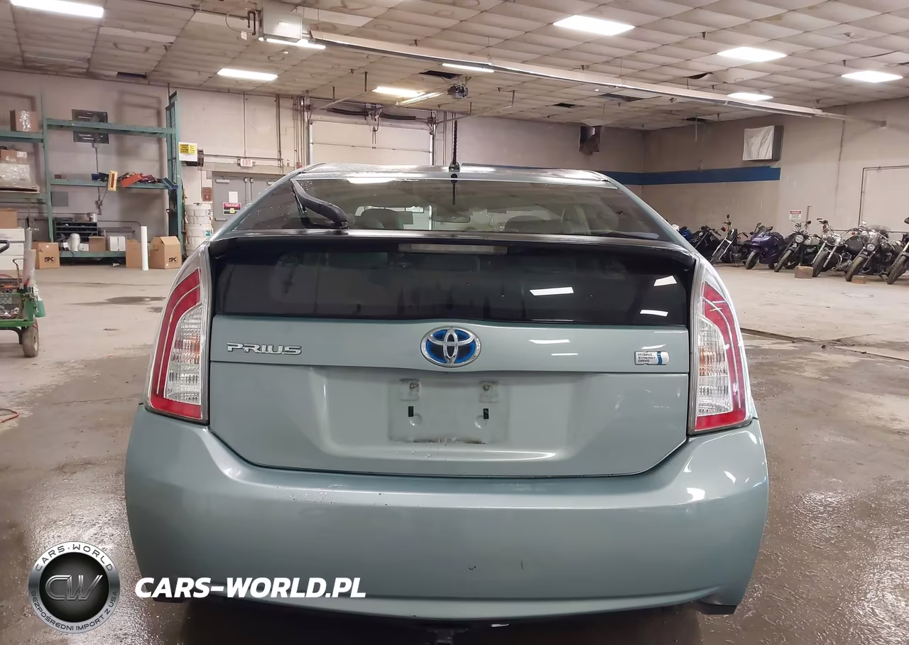 2013 Toyota Prius Two VIN:JTDKN3DU4D1669977 - 16