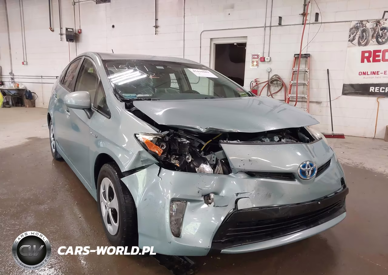 2013 Toyota Prius Two VIN:JTDKN3DU4D1669977 - 6