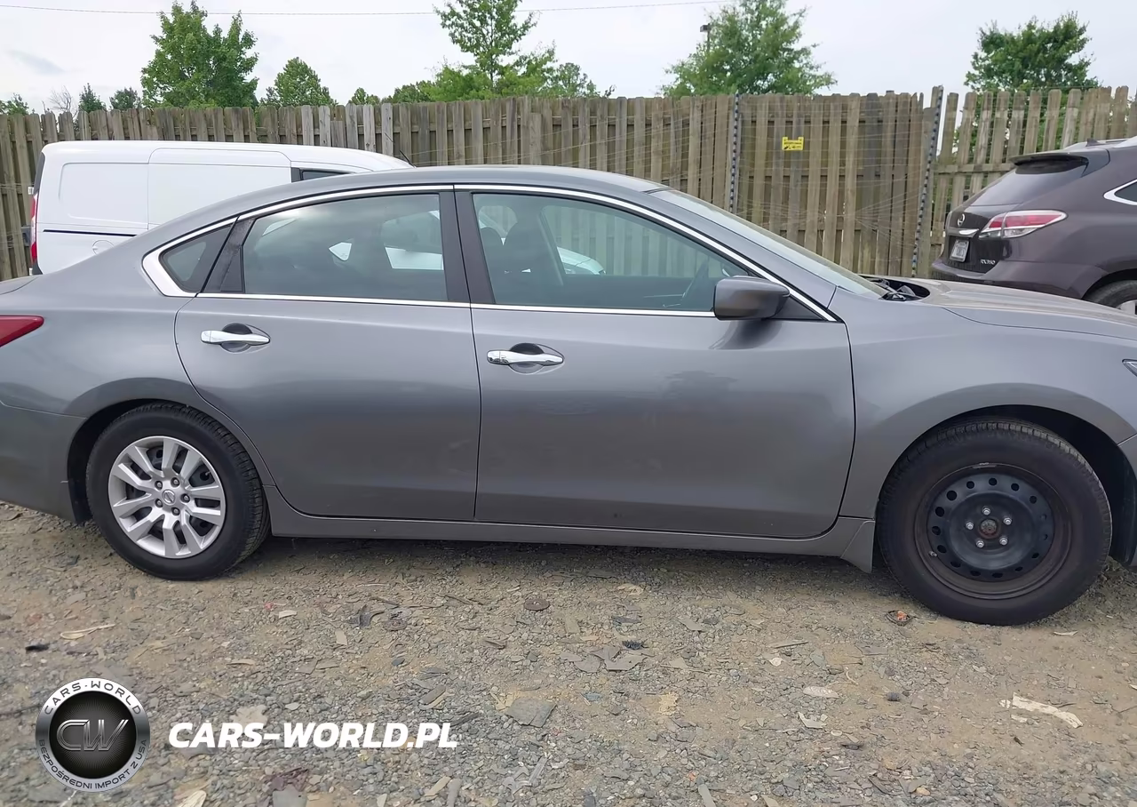 2018 Nissan Altima 2.5 S VIN:1N4AL3AP1JC102101 - 13