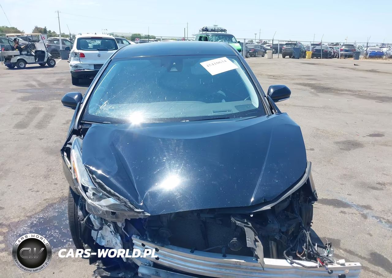 2020 Toyota Prius Xle Awd-E VIN:JTDL9RFU5L3019972 - 11