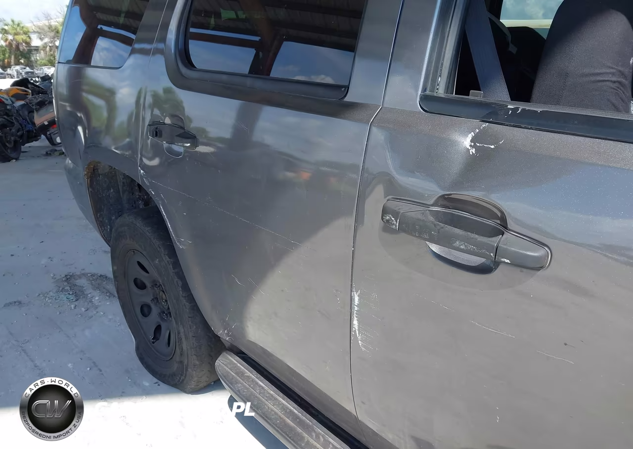 2010 Chevrolet Tahoe Special Services VIN:1GNUKAE01AR265394 - 12