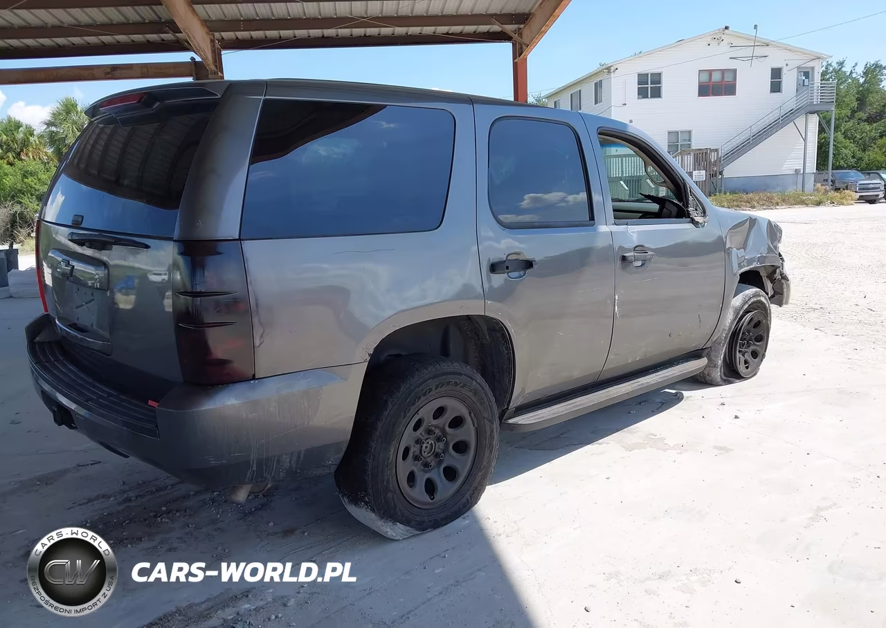 2010 Chevrolet Tahoe Special Services VIN:1GNUKAE01AR265394 - 4