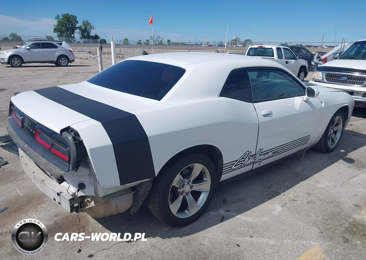 2017 Dodge Challenger Sxt VIN:2C3CDZAG6HH629288 - 4
