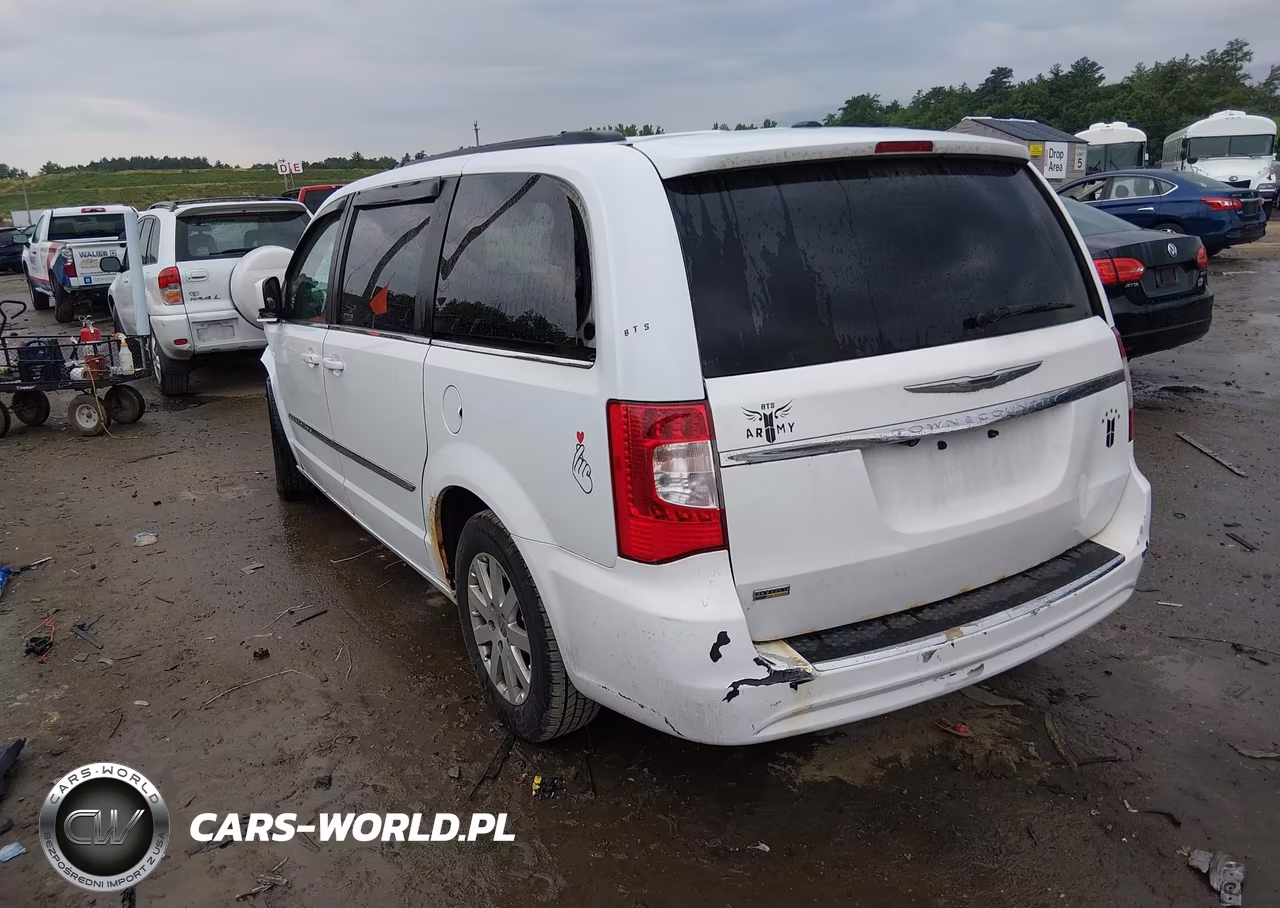 2014 Chrysler Town & Country Touring VIN:2C4RC1BGXER132100 - 3