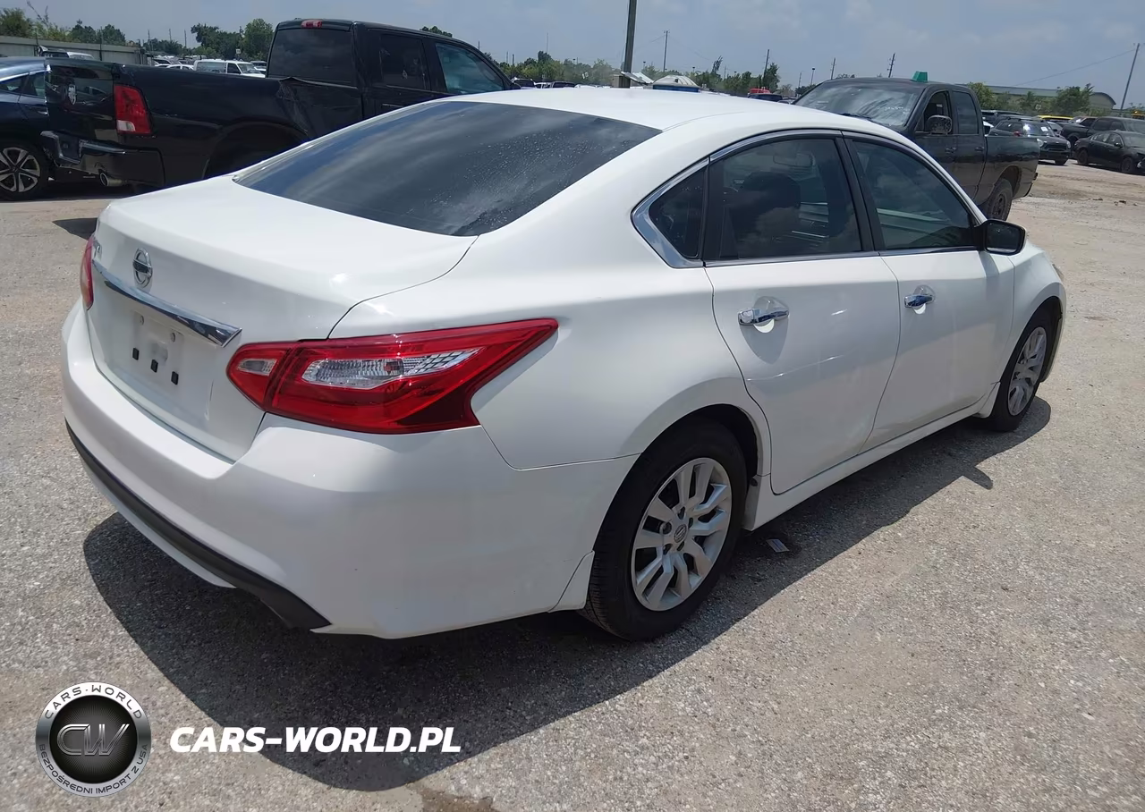 2016 Nissan Altima 2.5 S VIN:1N4AL3AP1GN380736 - 4