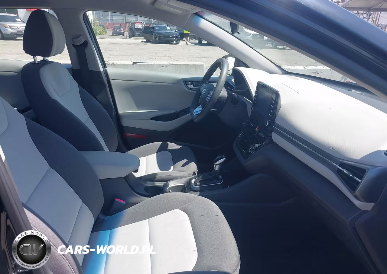2020 Hyundai Ioniq Hybrid Blue VIN:KMHC65LC6LU218709 - 5