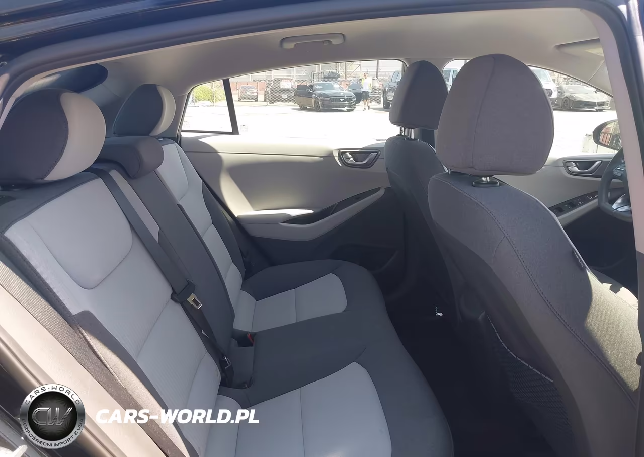 2020 Hyundai Ioniq Hybrid Blue VIN:KMHC65LC6LU218709 - 8