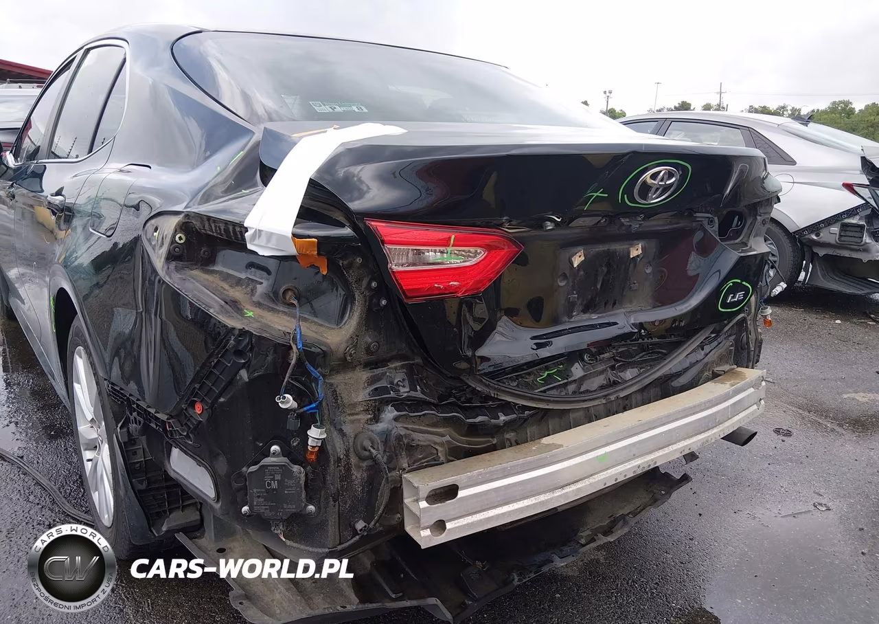 2018 Toyota Camry Le VIN:4T1B11HK0JU097224 - 12