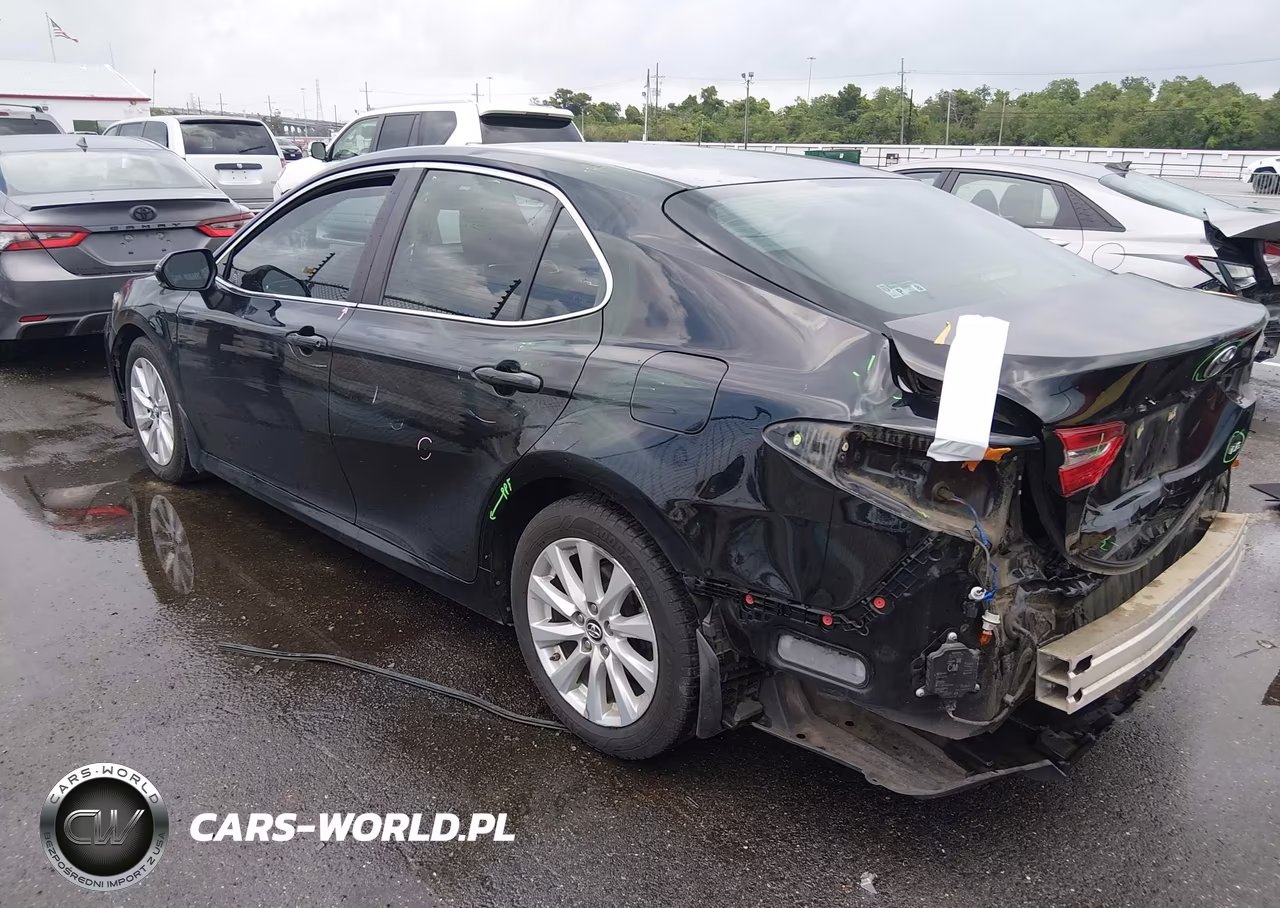 2018 Toyota Camry Le VIN:4T1B11HK0JU097224 - 15