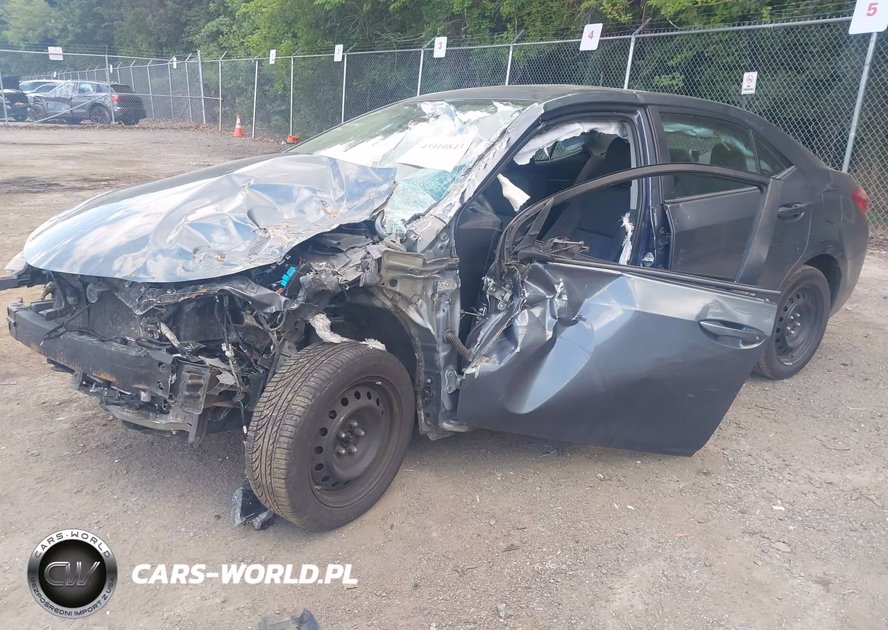 2018 Toyota Corolla Le VIN:5YFBURHE6JP810046 - 2