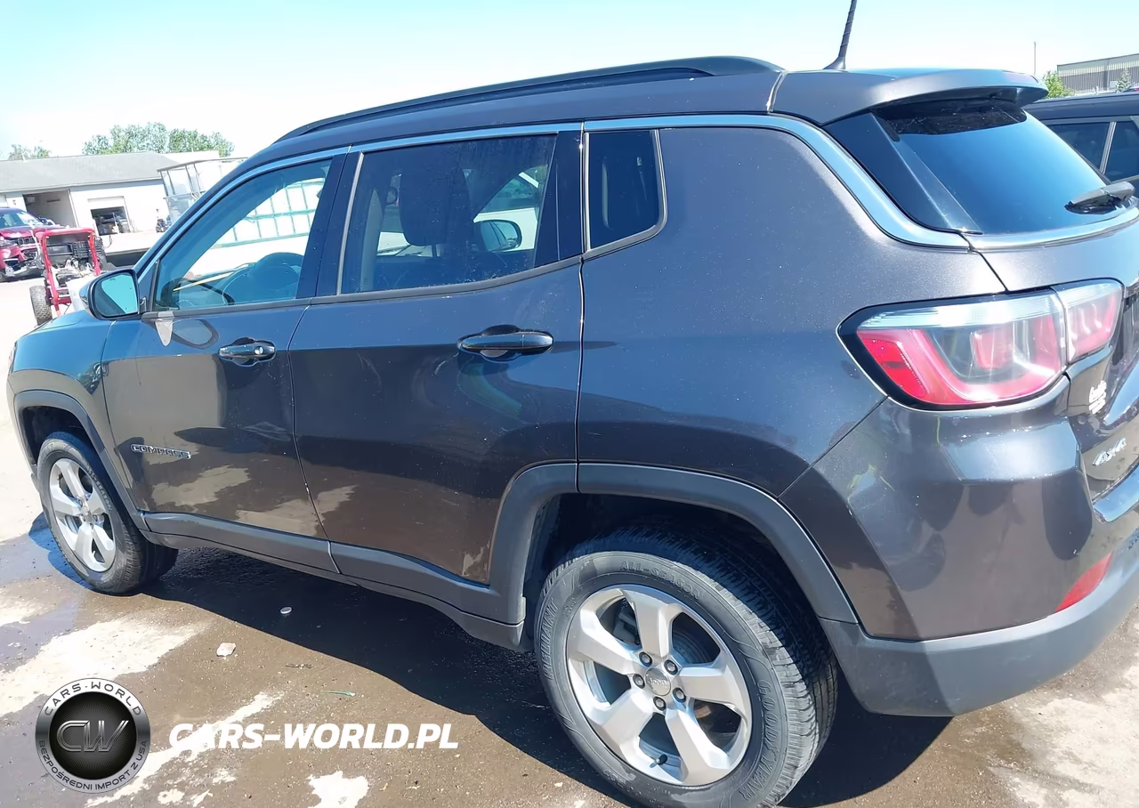 2018 Jeep Compass Latitude 4X4 VIN:3C4NJDBB6JT408726 - 14