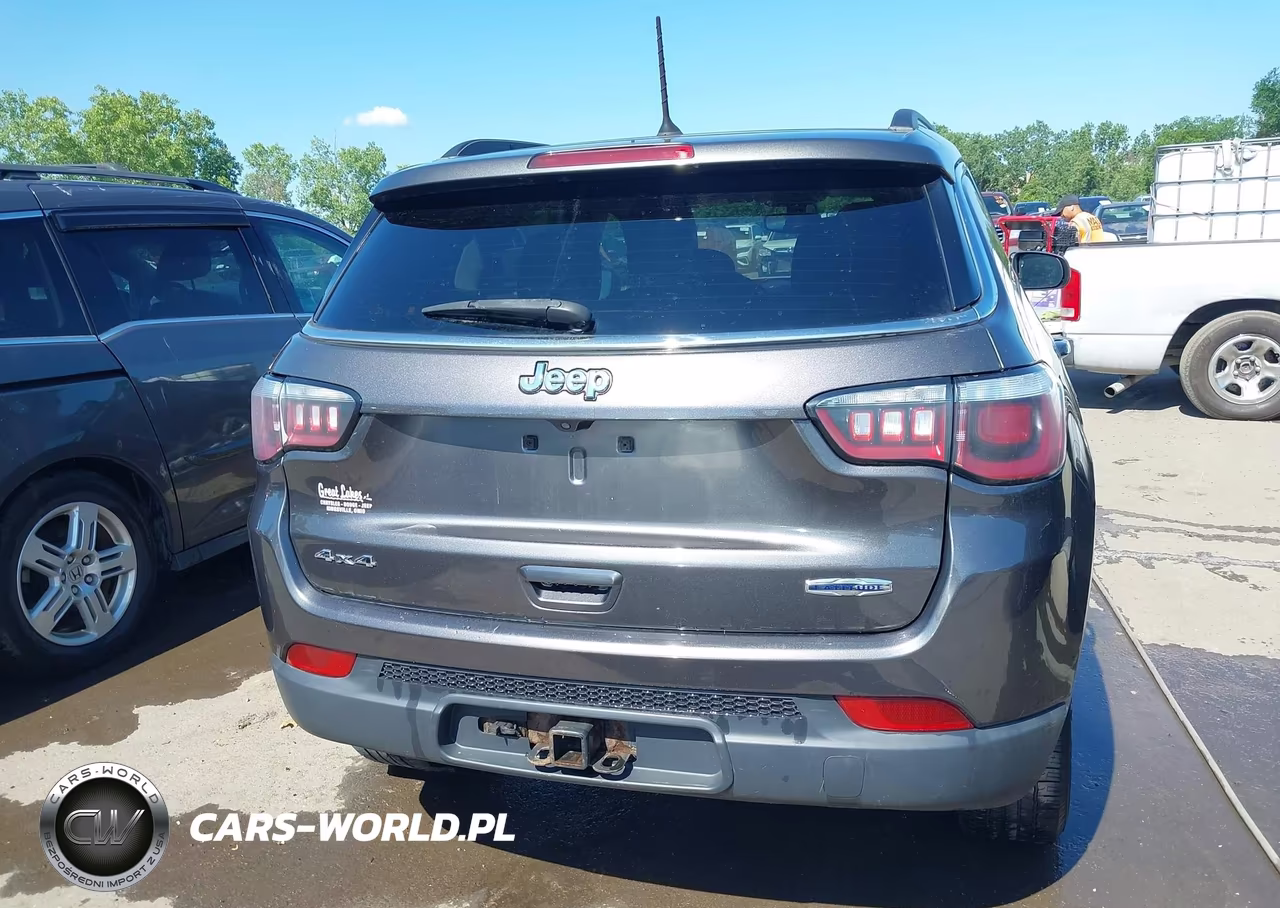 2018 Jeep Compass Latitude 4X4 VIN:3C4NJDBB6JT408726 - 16
