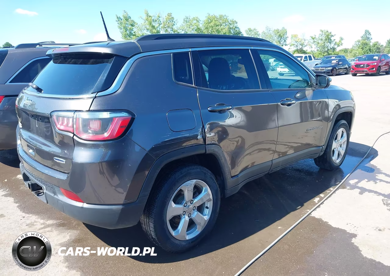 2018 Jeep Compass Latitude 4X4 VIN:3C4NJDBB6JT408726 - 4