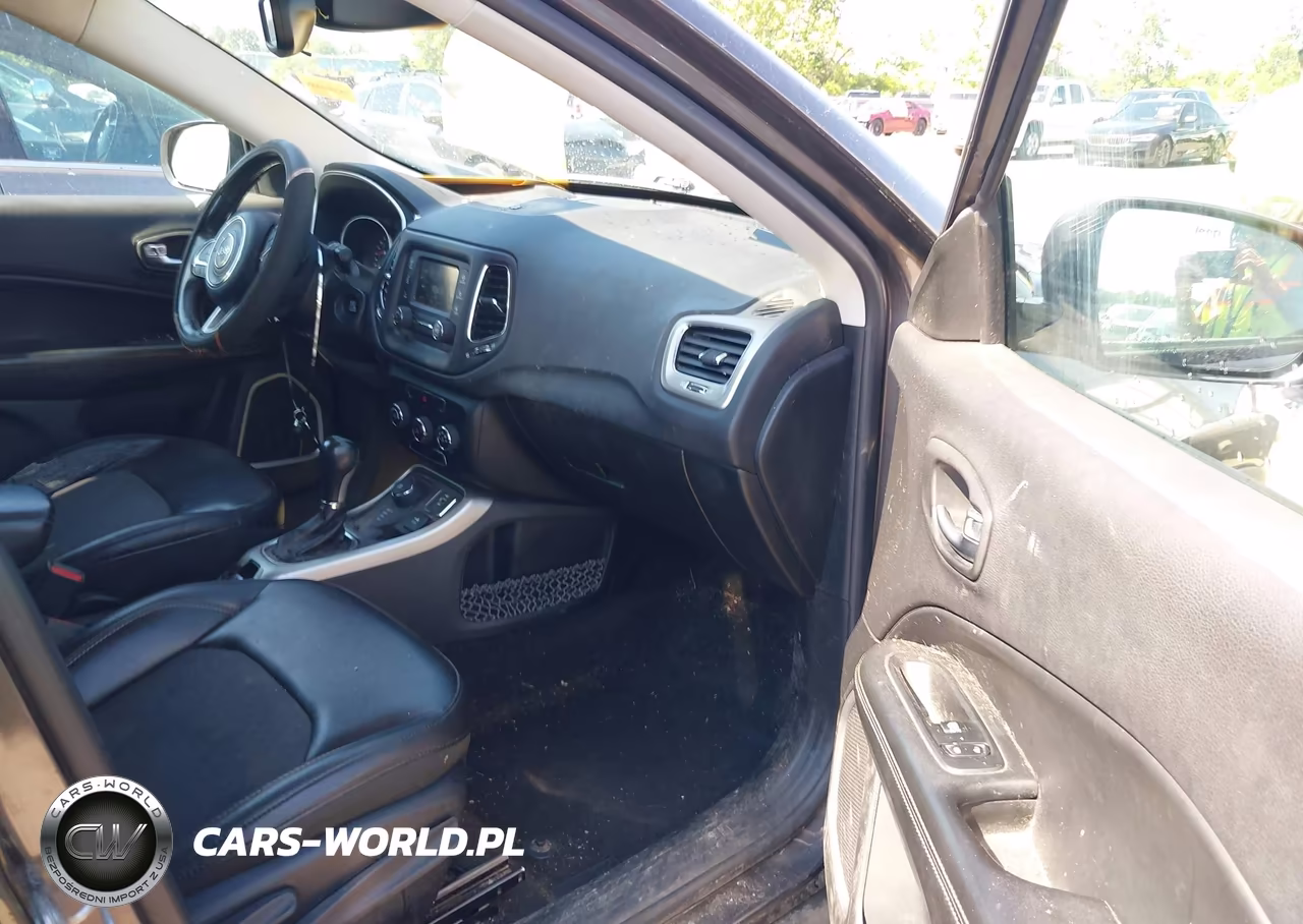2018 Jeep Compass Latitude 4X4 VIN:3C4NJDBB6JT408726 - 5