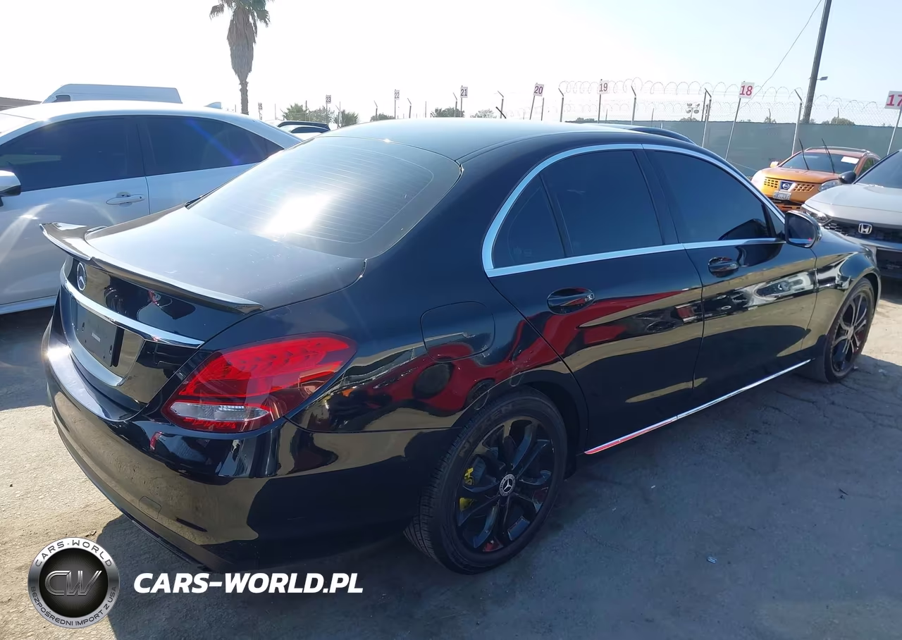 2017 Mercedes-Benz C 300 Luxury-Sport VIN:55SWF4JBXHU218426 - 4