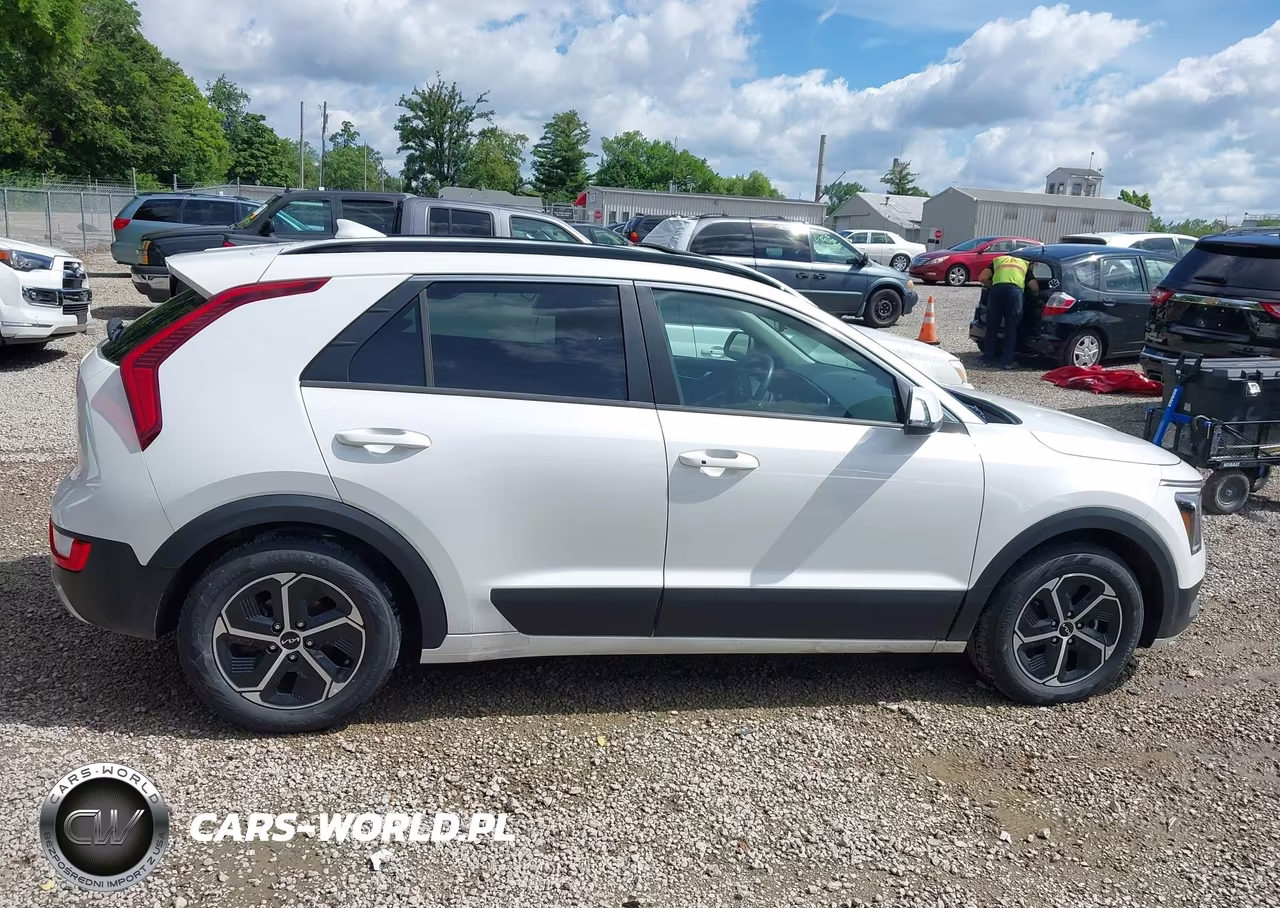 2023 Kia Niro Plug-In Hybrid Ex VIN:KNDCS3LF6P5077512 - 13