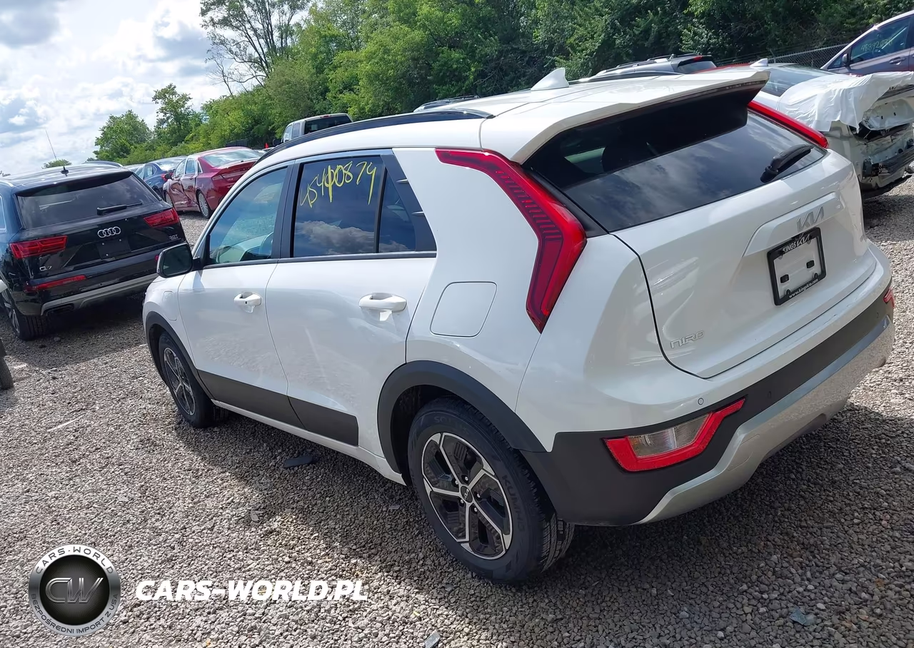 2023 Kia Niro Plug-In Hybrid Ex VIN:KNDCS3LF6P5077512 - 3
