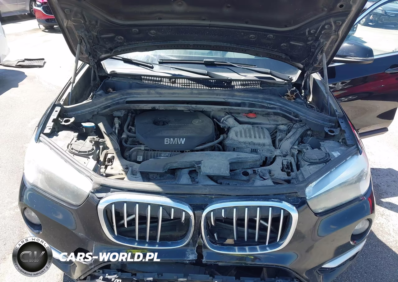 2018 BMW X1 xDrive28I VIN:WBXHT3C35J5K30979 - 10