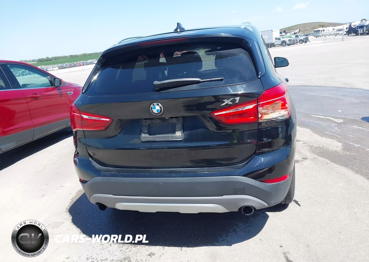 2018 BMW X1 xDrive28I VIN:WBXHT3C35J5K30979 - 16