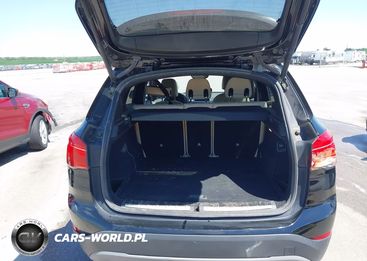 2018 BMW X1 xDrive28I VIN:WBXHT3C35J5K30979 - 17
